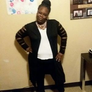 Meet your Posher, Domonica